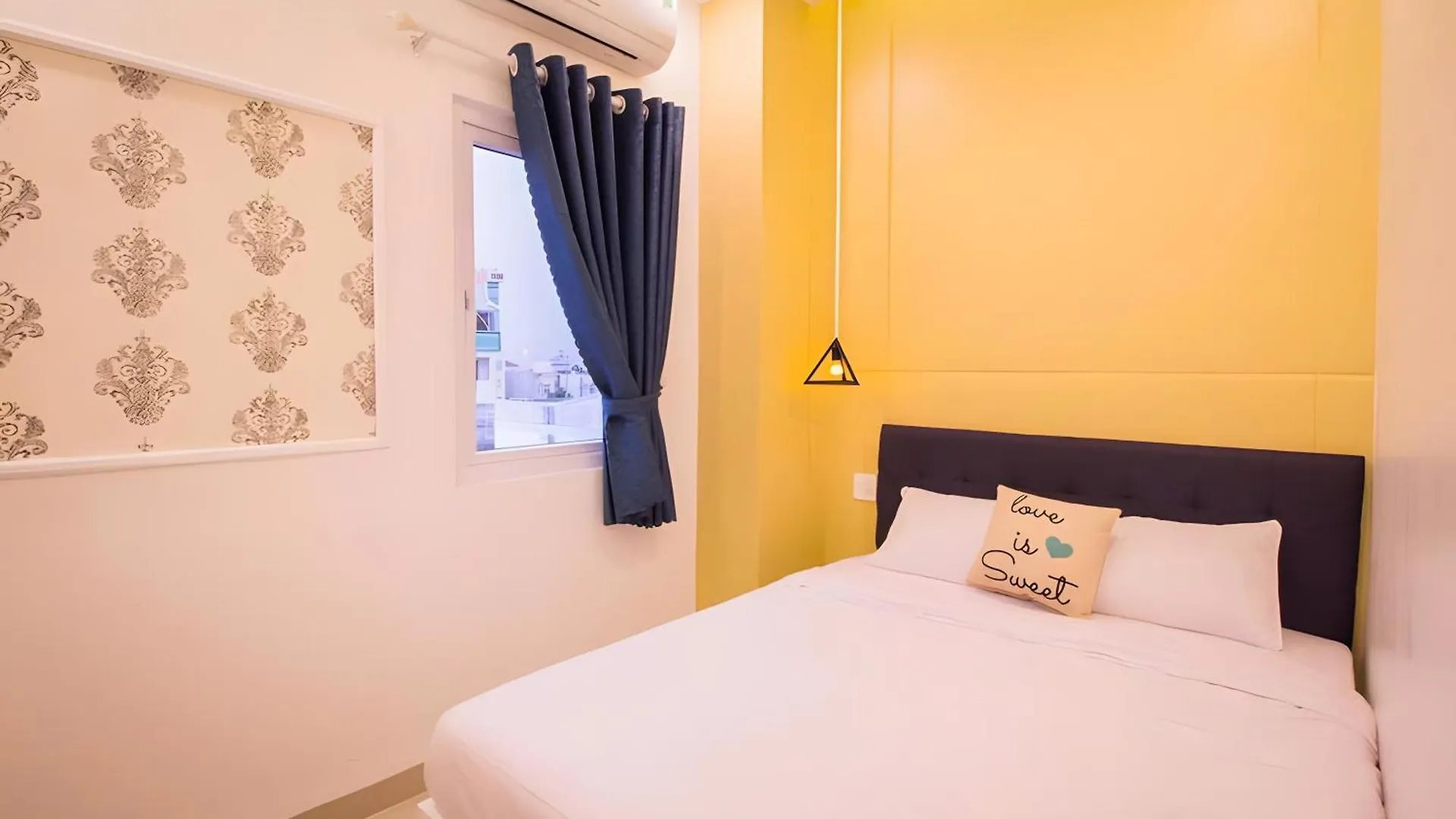 1991 Hotel Phan Thiet Vietnam